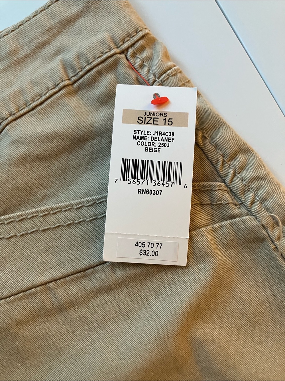 NEW! UNIONBAY High-Rise Khaki Shorts XL 4-inch Delaney Tan - Picture 3 of 9